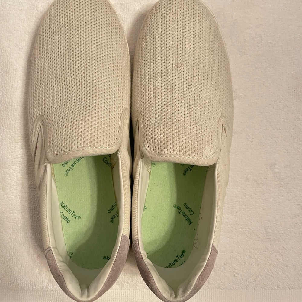 Off white casual shoe great condition